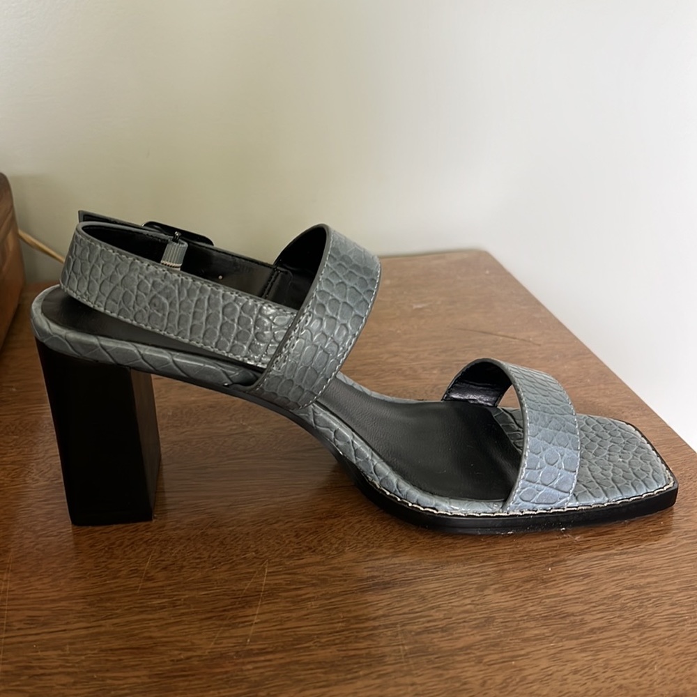 NWT Mango Gray Leather Heeled Sandals